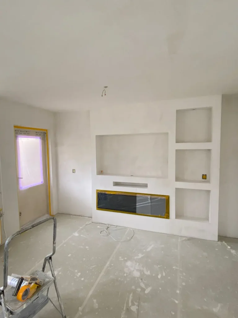 Voor het spuiten bij Schouw en haardwand